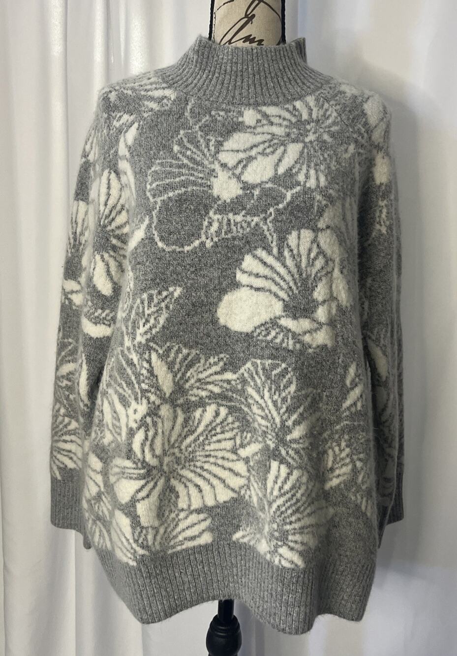 Liz Claiborne Gray White Mock Neck Floral Knit Pullover Sweater Women's XL